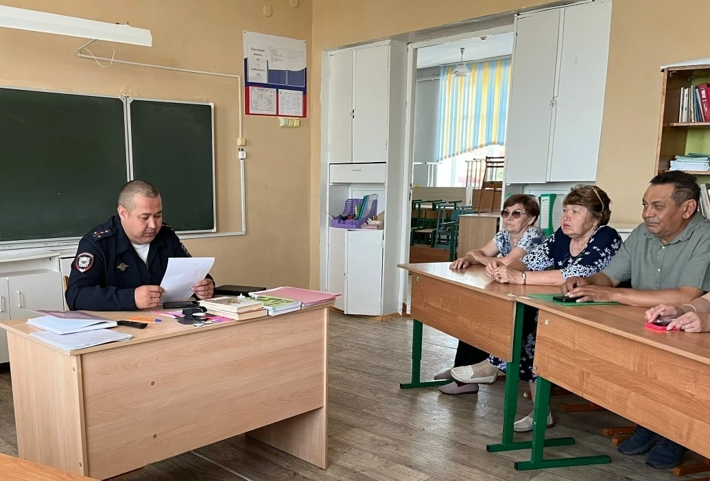 В рамках работы по профилактике правонарушений и безопасности в школе д. Чуртан состоялась встреча с