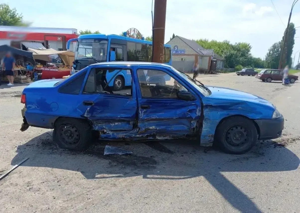💥 В Уварове столкнулись Daewoo Nexia и Lada Priora — пострадали четыре человека

28 июля в 10:40 в 