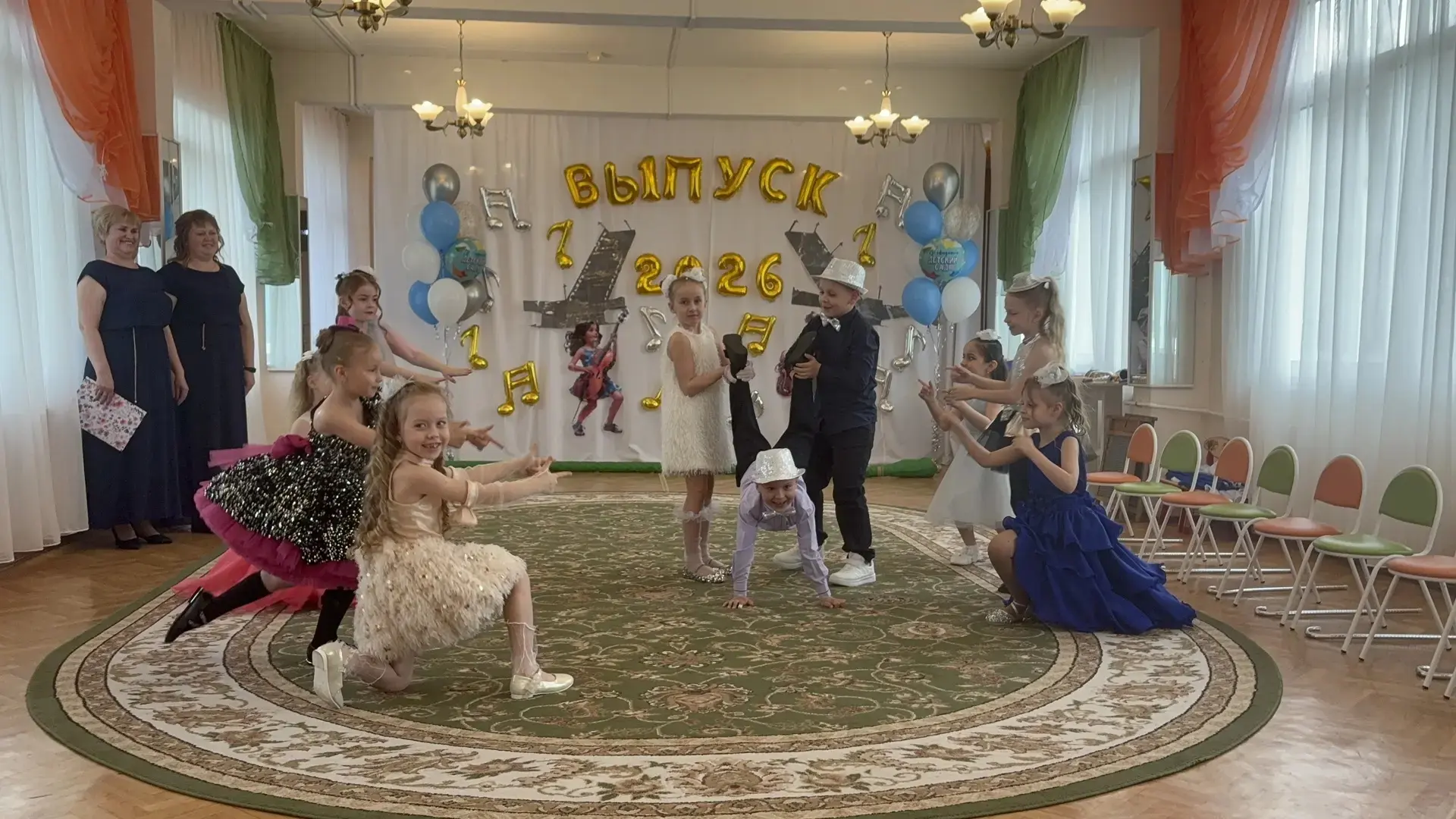 🎷 В группе "Теремок" прошёл незабываемый выпускной бал на тему «Петербург-джаз». Север...