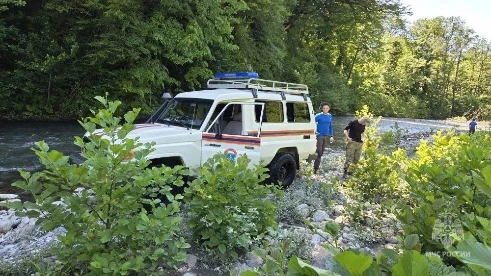 Двое москвичей заблудились в горах Сочи, не найдя заросшую тропу. Маршрут не был зареги...
