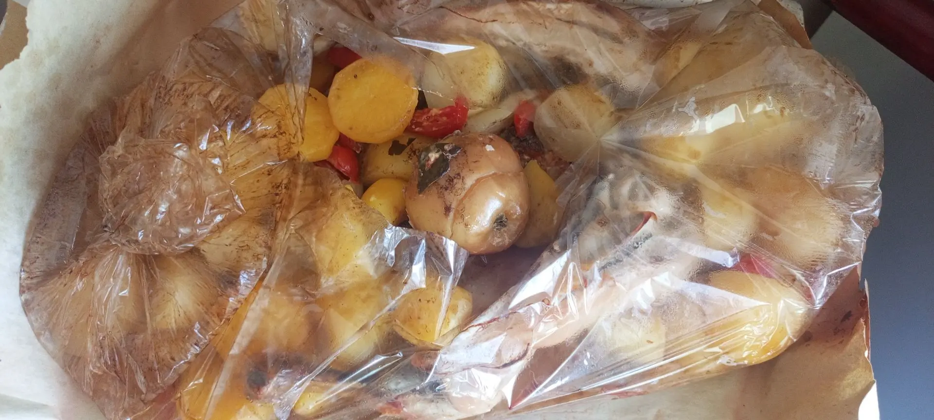 С яблоком но не утка, просто курица 🐣