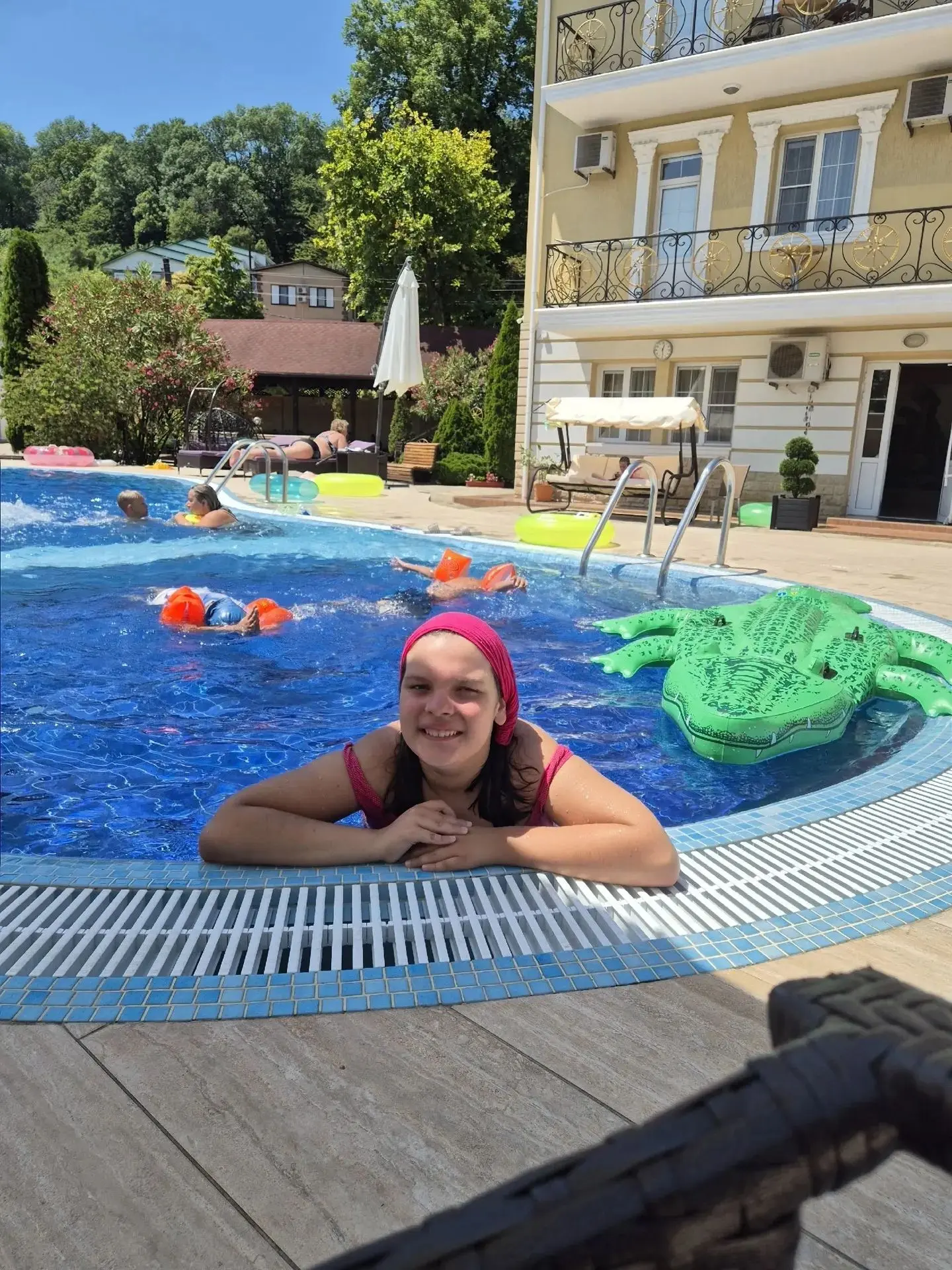 🌞Не знаю, кто где, а Елизавета Т. 6в класс (кл.рук. Горохова О. И.) вместе с мамой в Сочи⛱️