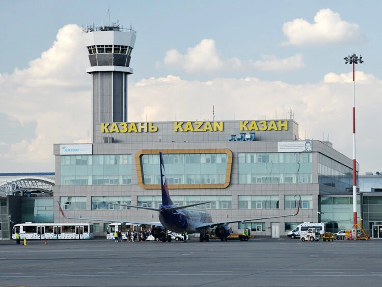 В аэропорту Казани задерживаются 22 рейса на прилет и вылет

На прилет опаздывают 12 рейсов. Среди н
