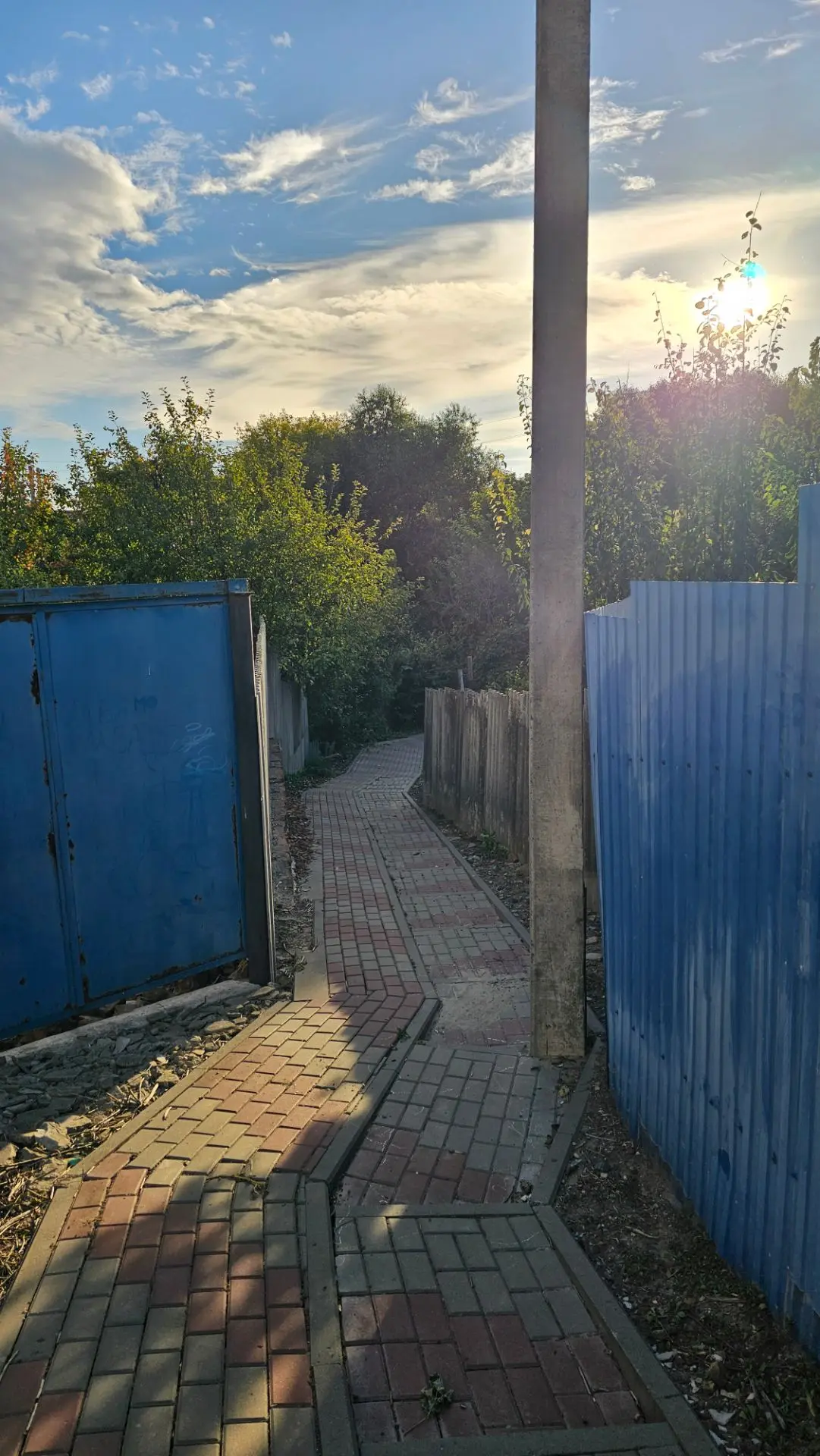 Вот вам прекрасный и живописный переход из города Корочи в село Погореловку. Небольшой ...
