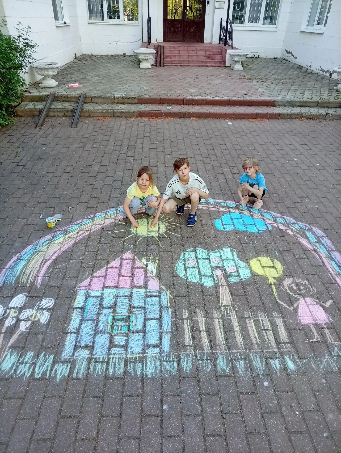 Разноцветным мелом