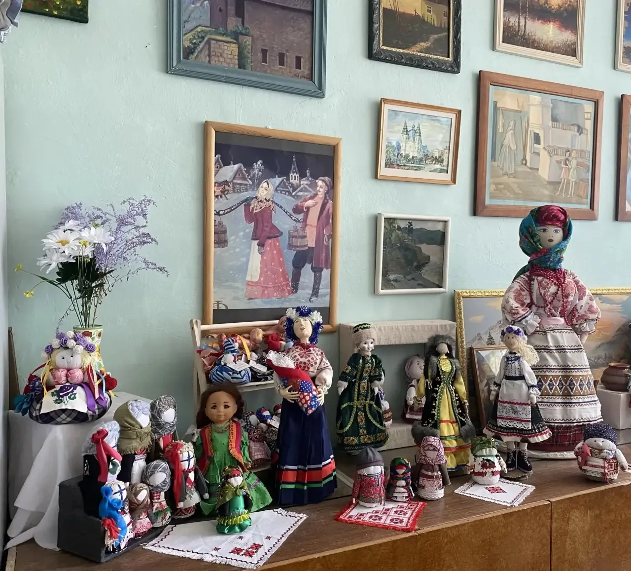В рамках Года единства народов России в центре «Слово» прошли мероприятия, направленные...