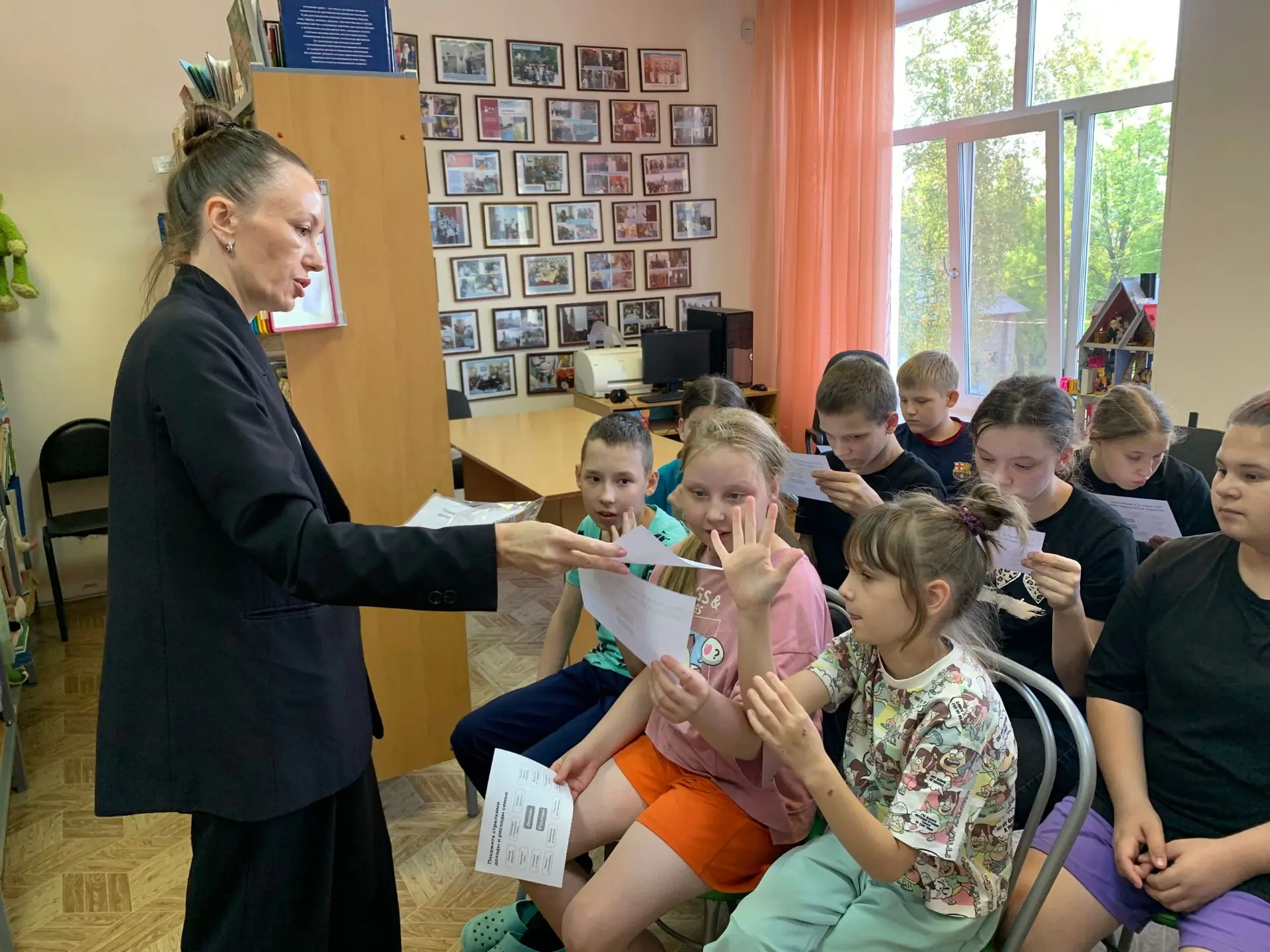 В гостях у ребят временного приюта № 1 «КЦСОН «Золотая осень» города Нижний Тагил побыв...