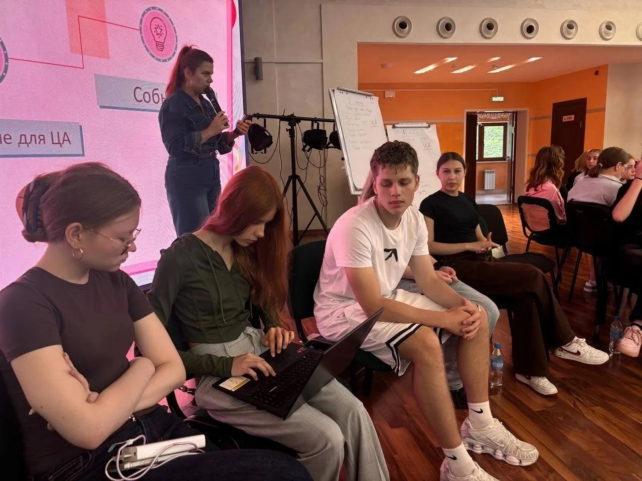 🌁ВДЦ "Океан"

✨Ученица нашей школы, Галкина Вероника, весной этого года, выиграла Всероссийский кон