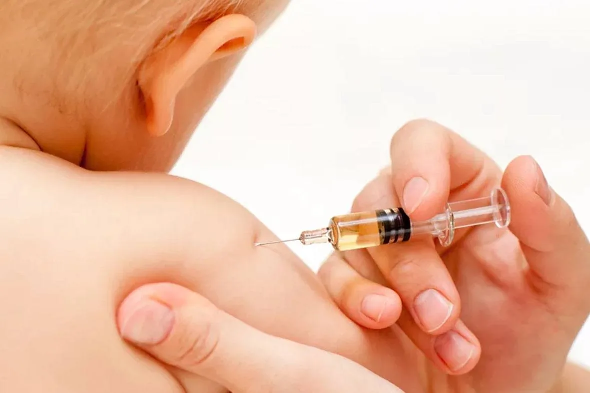 Вакцинация: защита для каждого и для всех 💉❤️

«Прививки очень нам нужны
От вирусов различных,
Люби