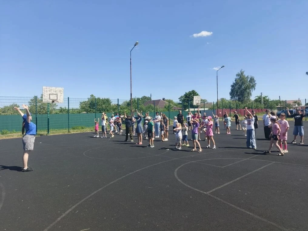 🎉

Сегодня наши "Дворовые игры" от районного Дома народного творчества посетили  с. Дьяконово! Мы с