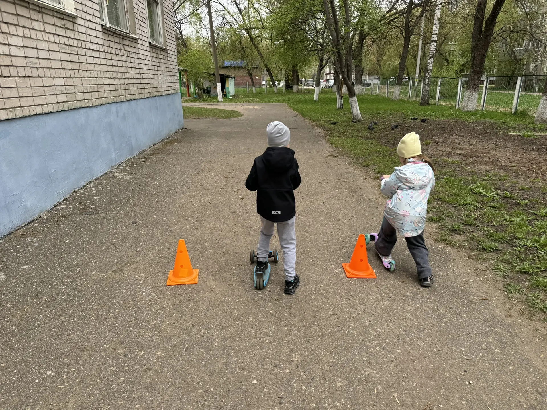 🛴 Обучение детей правилам дорожного движения - это жизненная необходимость.
🛴В детском саду ребено