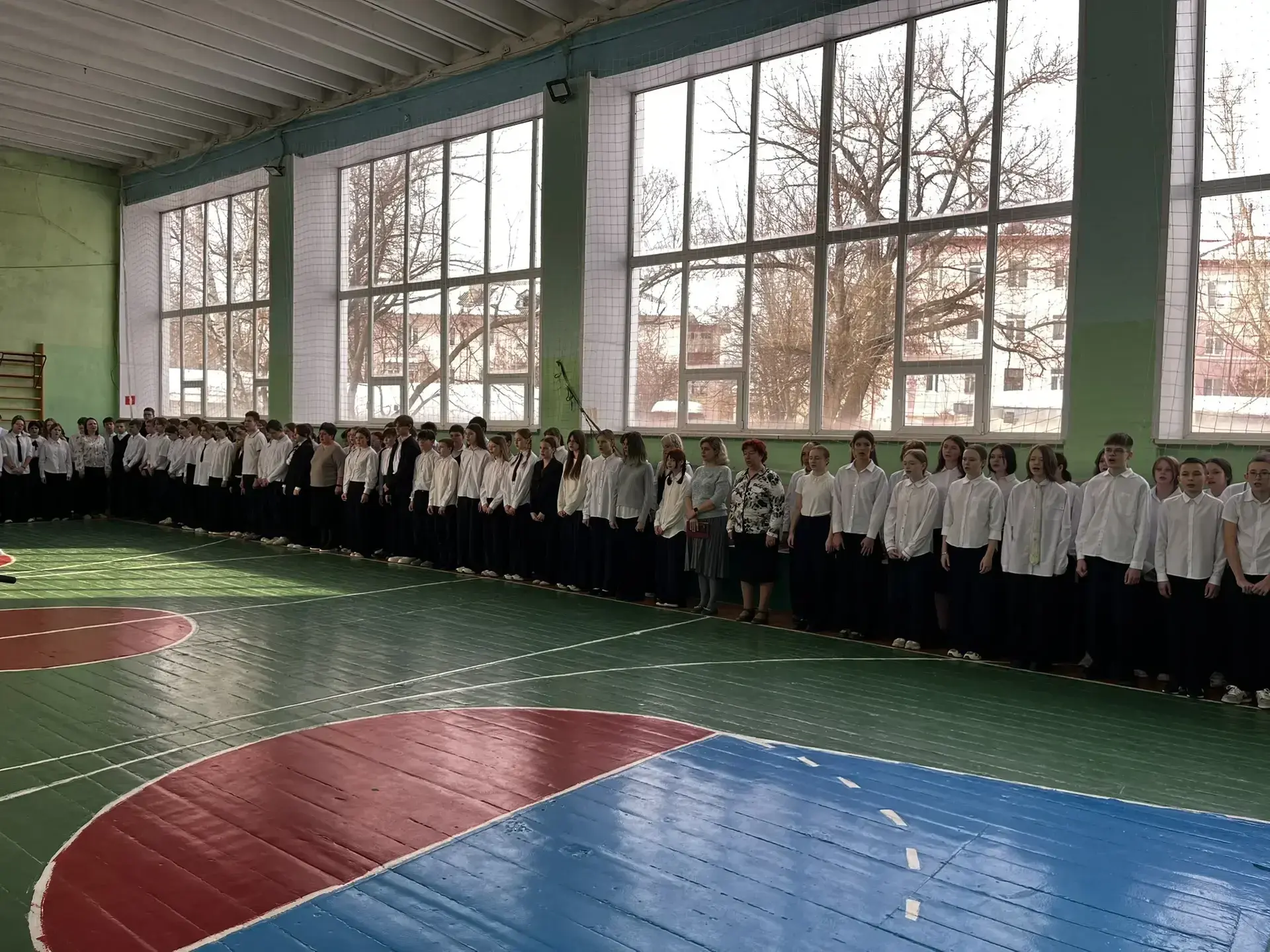 🇷🇺 Торжественная линейка в 7‑х классах: важные моменты взросления и признания заслуг 🇷🇺  2 марта про