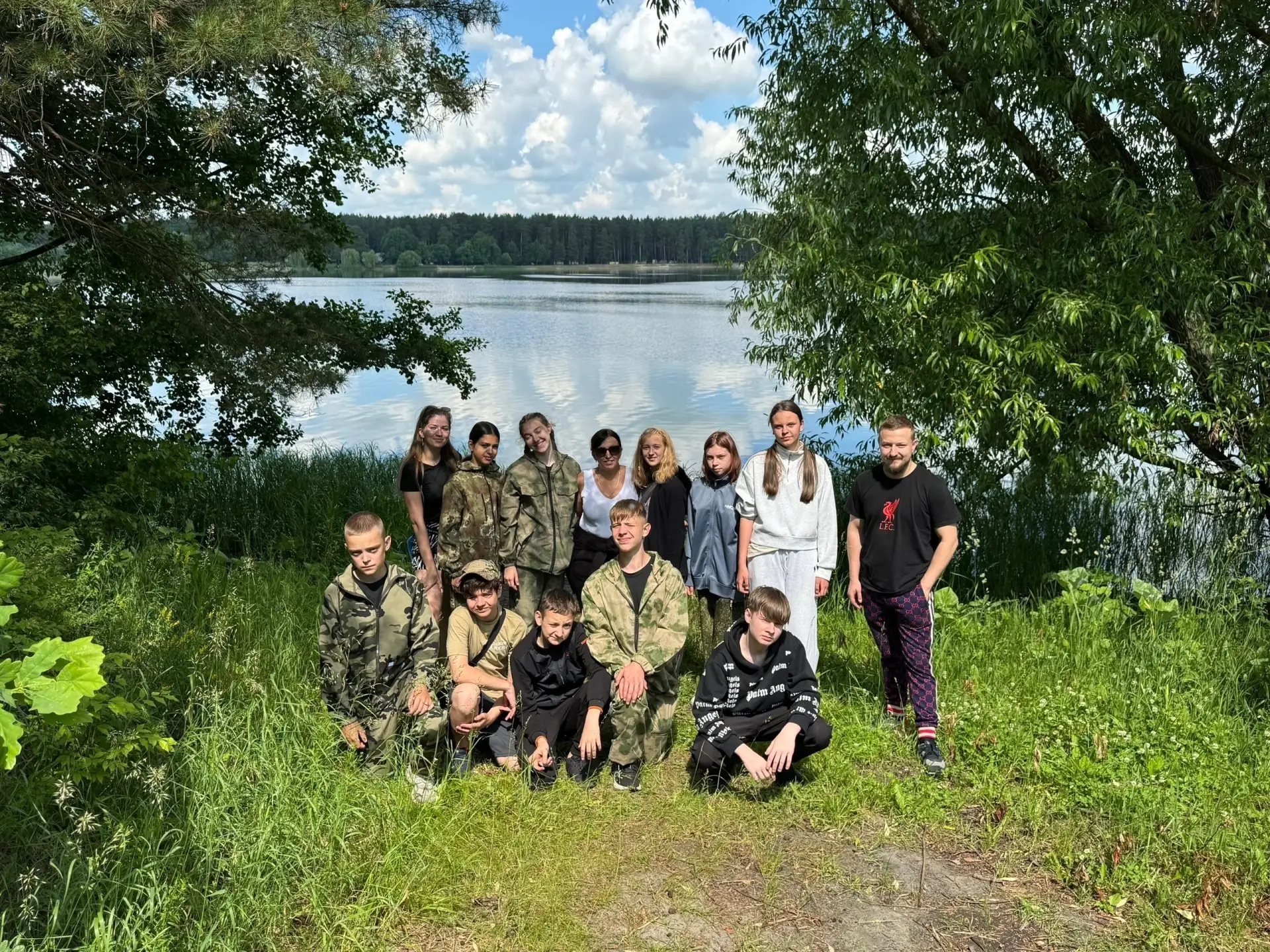 🏕 Походы Первых

Ранним утром активисты школы им. М. Ю. Лермонтова села Засечное под руководством н