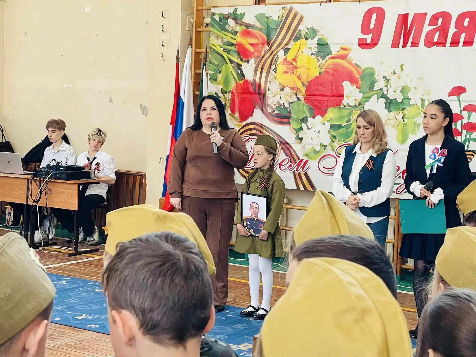 🕊️ Память сквозь поколения: в Политехническом лицее прошла торжественная линейка, посвященная 81-й г