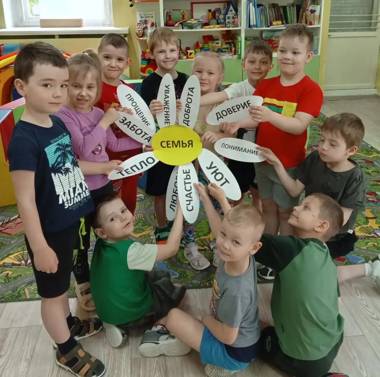 Семья на ладошке": рисуем «любовь» в Международный день семьи