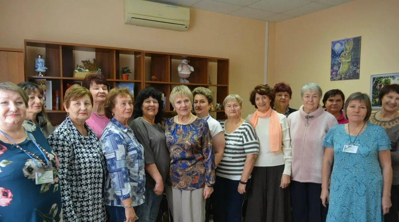 Есть в возрасте любом хорошее