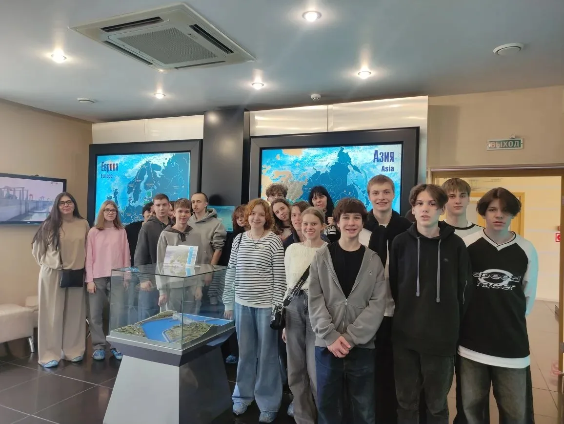 🧭 Путешествие в прошлое и настоящее: 8-е и 9-е классы в Угличе!   🏰 Наши ученики отправились в захва