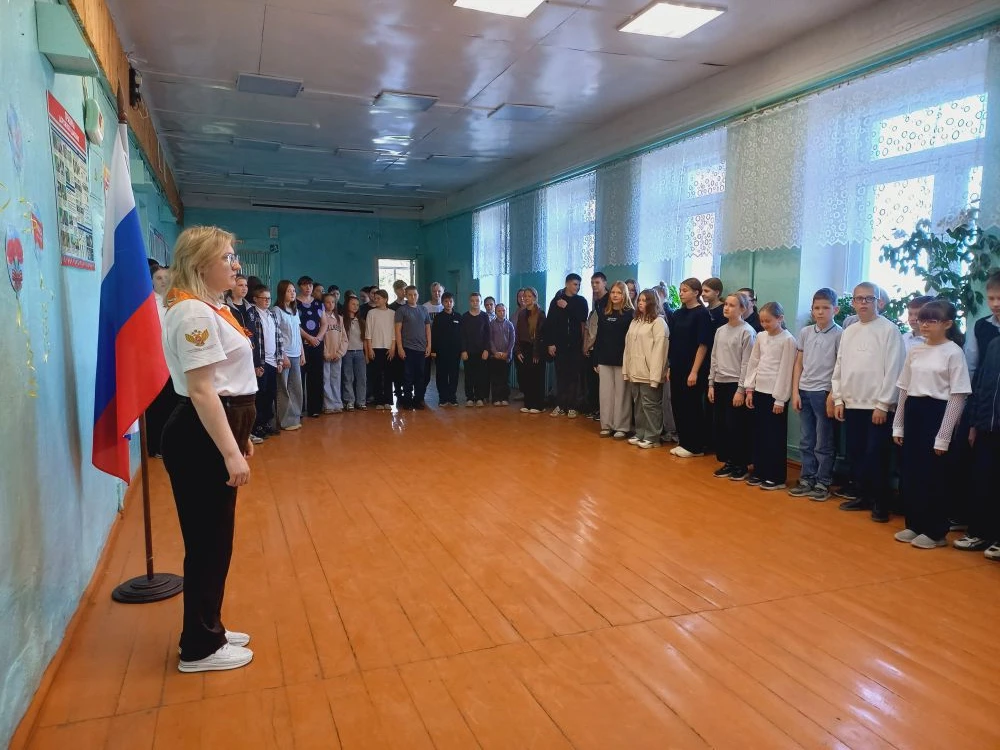 📢 Общешкольная линейка ко Дню Победы