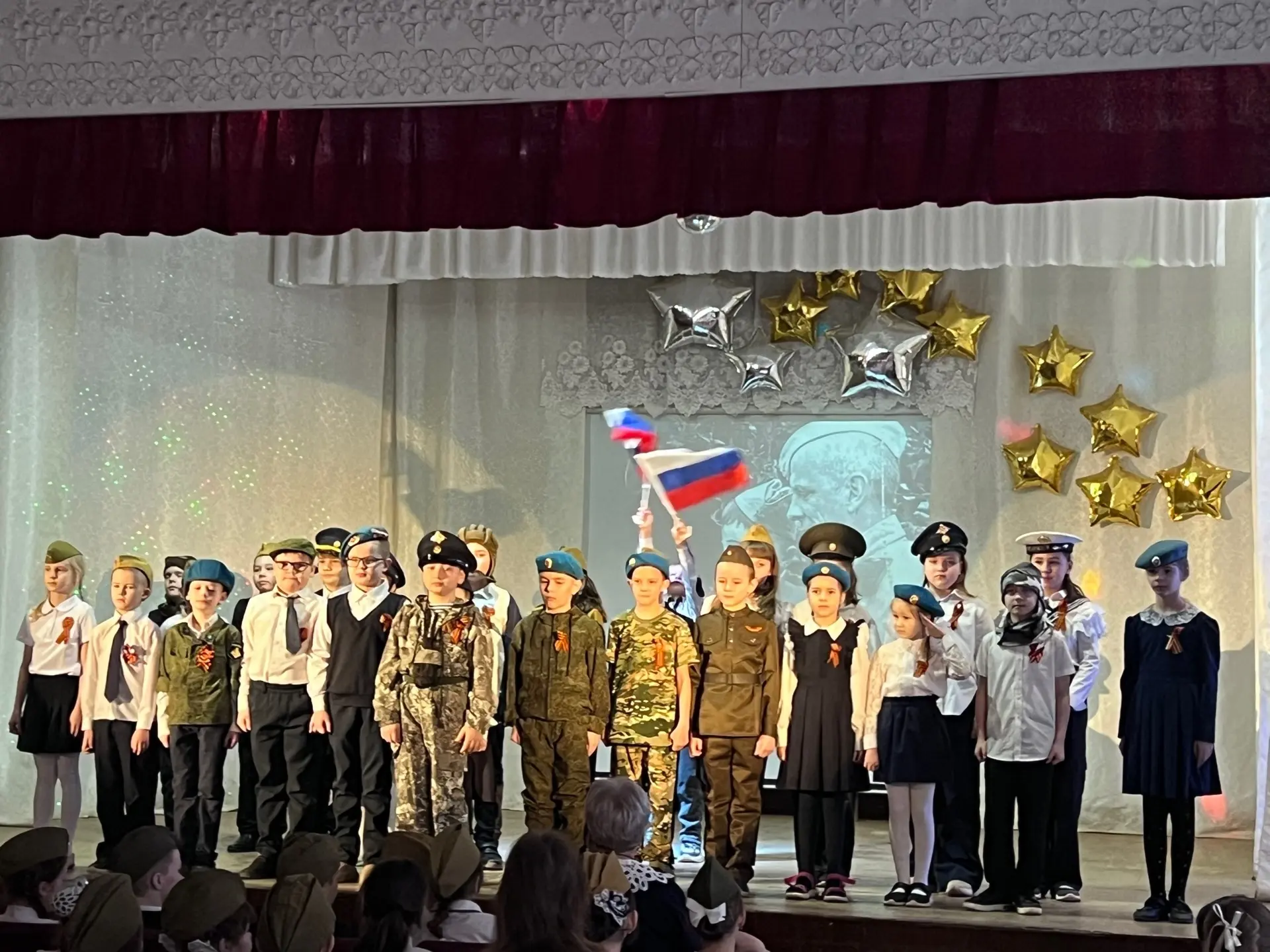 Неделя памяти и гордости. ⭐️В стенах Псковского педагогического комплекса завершился яркий музыкальн