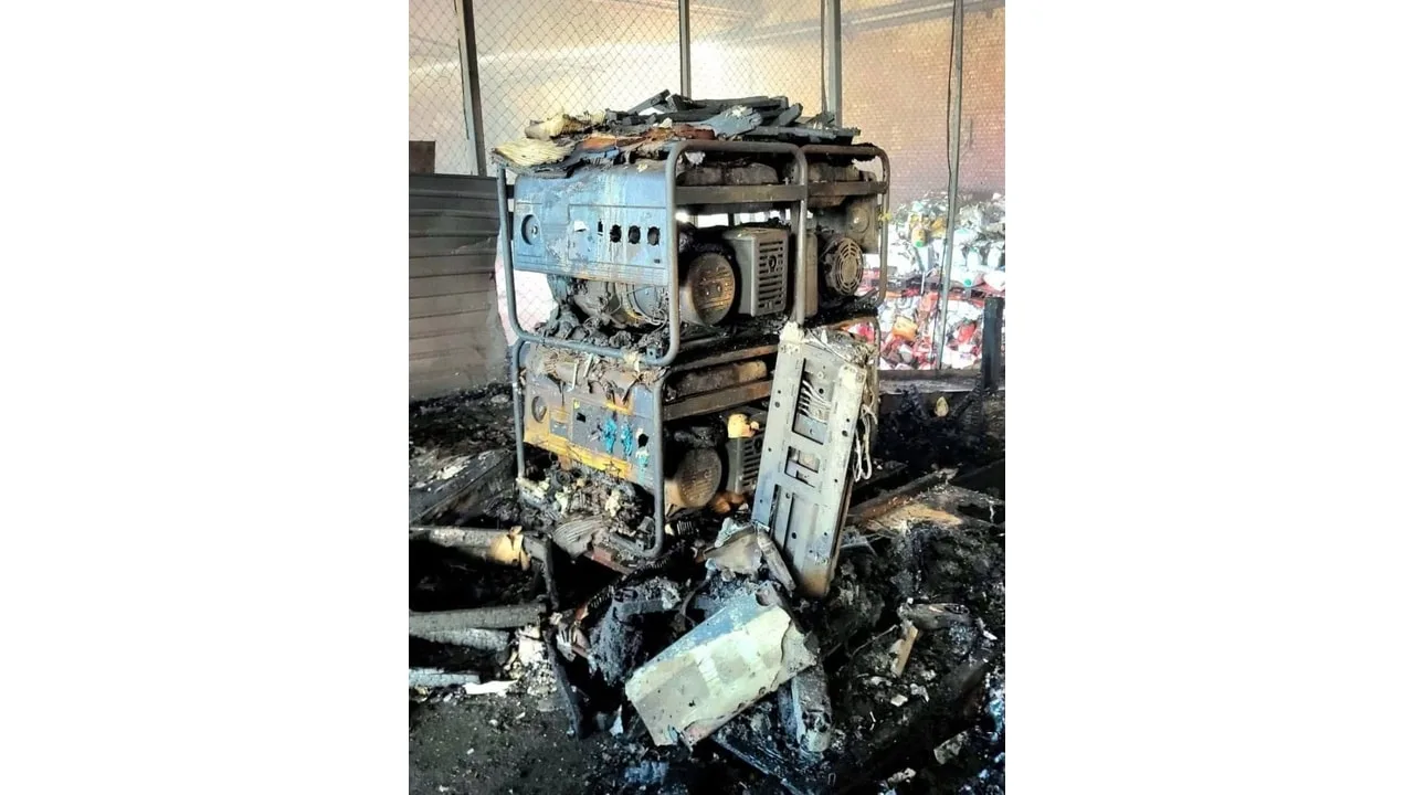 🔥В Киеве сгорел склад не только 95-го квартала, но и Фонда Елены Зеленской. Уничтожена...