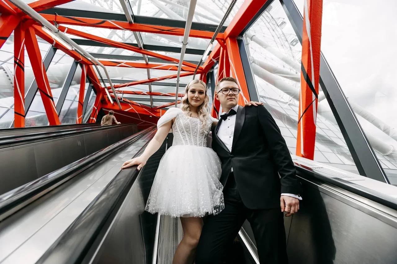 Есть идея: сыграть свадьбу на высоте 140 метров 💍

«Солнце Москвы» устраивает массовую регистрацию 