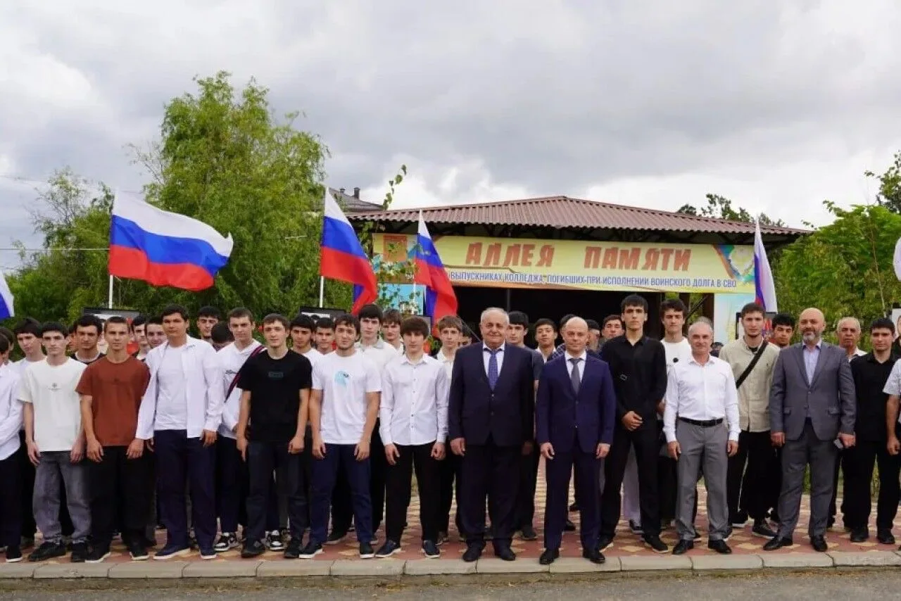 В День знаний, 1 сентября, временно исполняющий обязанности Министра сельского хозяйств...