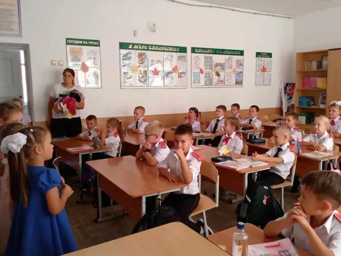 🌟Добрая традиция продолжается! Сегодня ученики 1 «В» принимали гостей — к ним пришли р...
