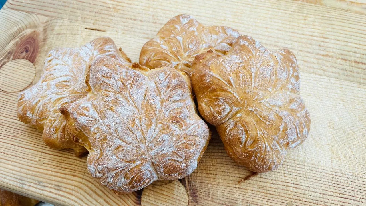 А у нас! А у нас! Вкусный листопад зимой 🤭! Спасибо нашим поварам за красивые булочки ...