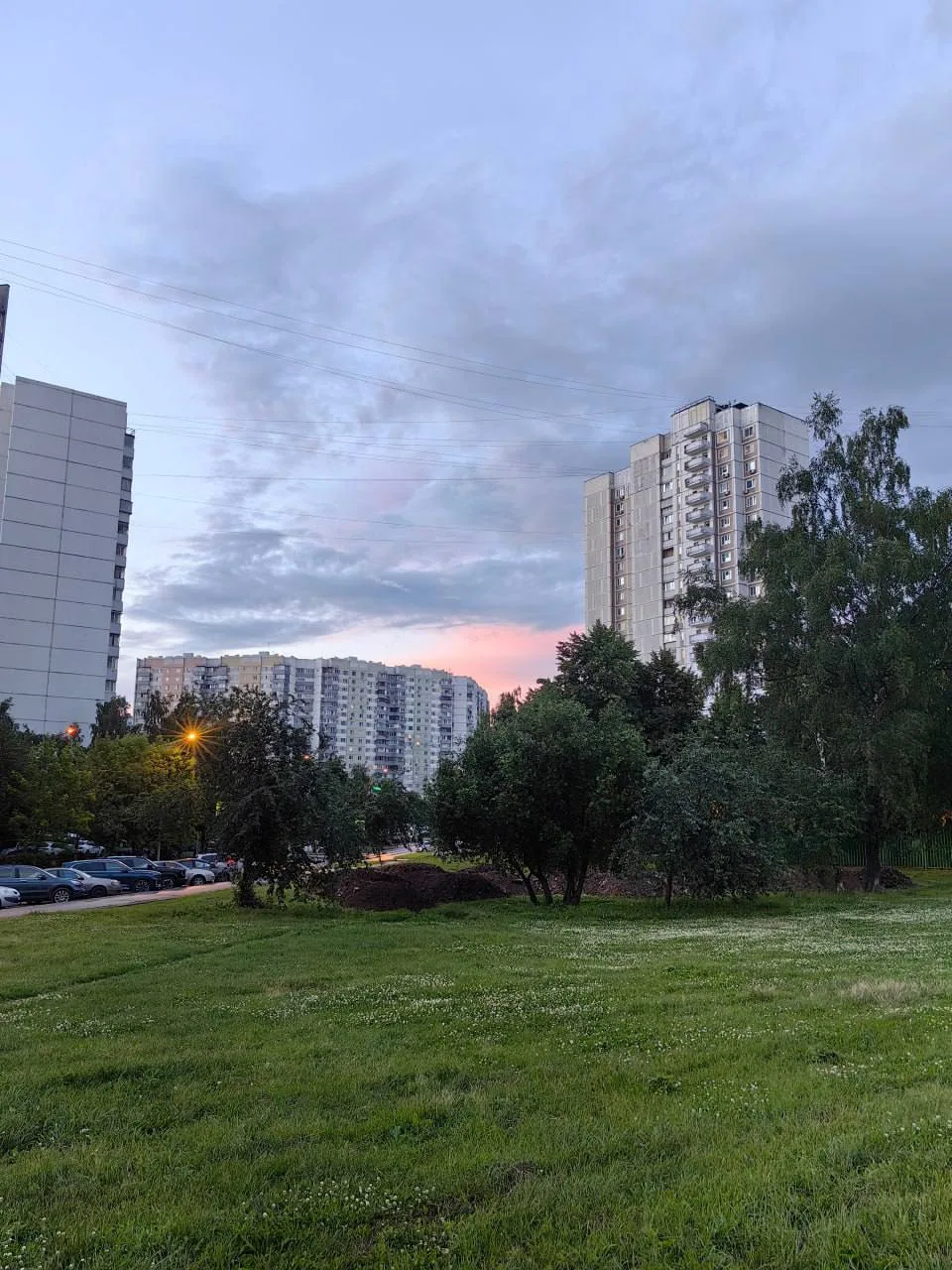 Для поднятия настроения — большая подборка фотографий с красивым небом над Митино 😍