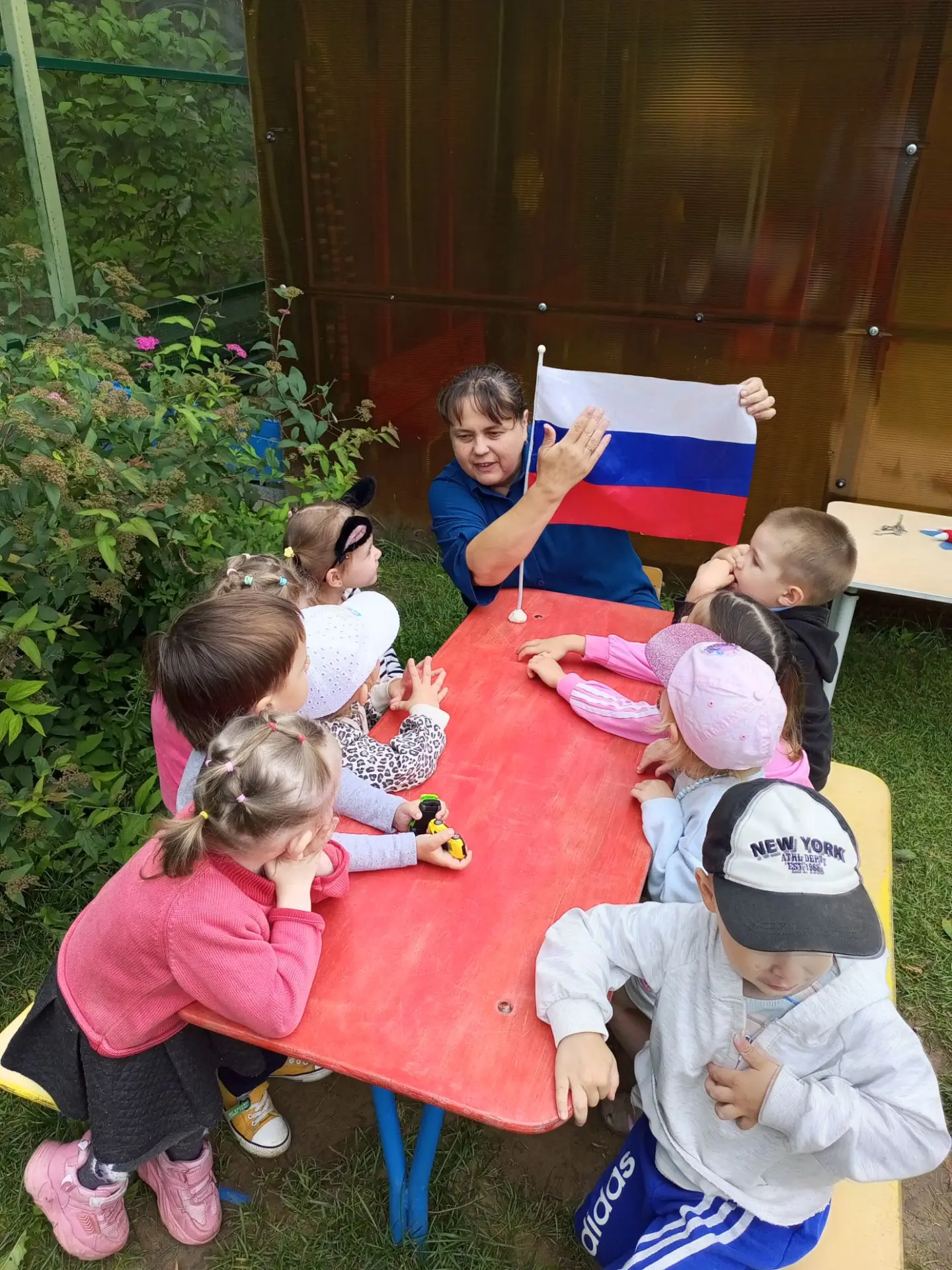 🎉 День Государственного флага Российской Федерации в первой младшей группе 16! 🎉Сегод...
