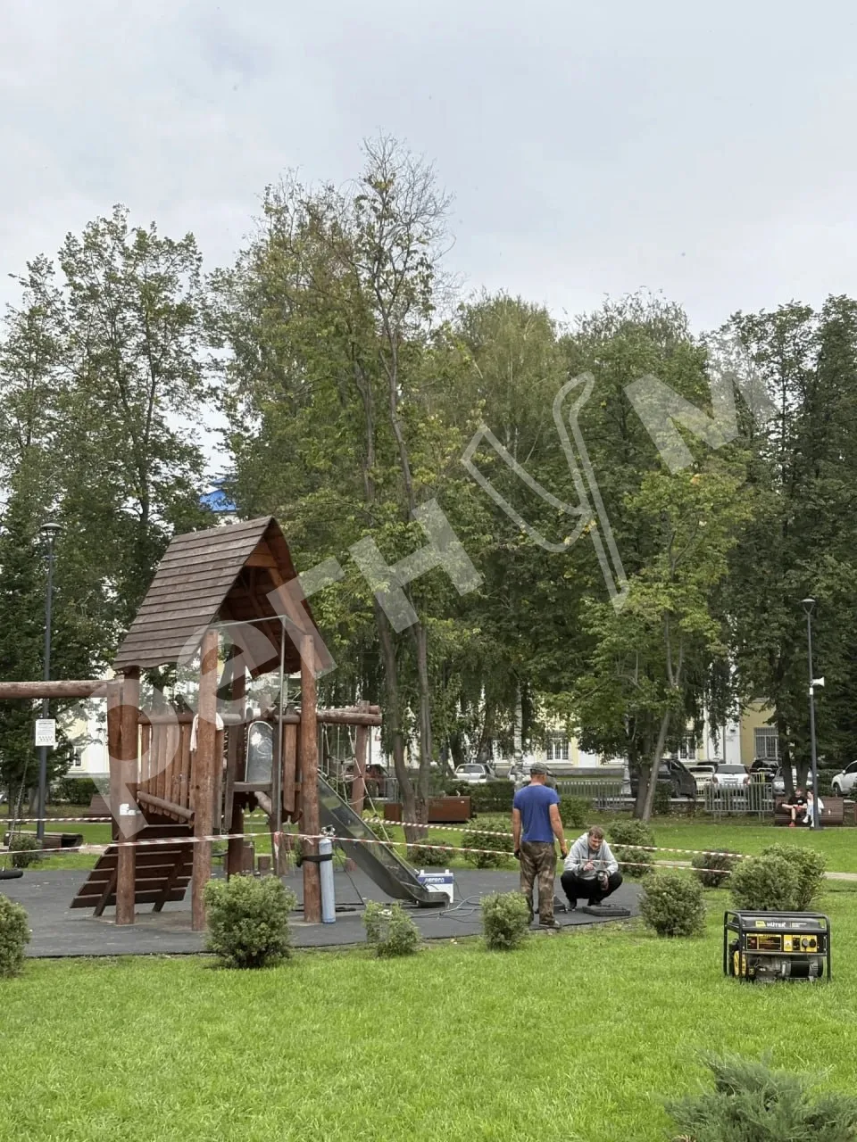 2-летнему ребёнку оторвало палец во время катания с горки в Горно-Алтайске