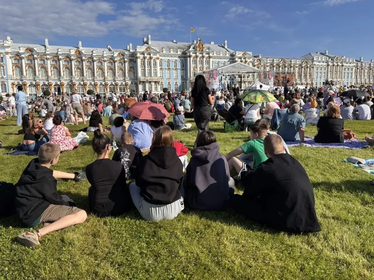 Музыкальный вечер в Царском Селе: воспитанники Тихвинского ресурсного центра посетили оперу «Бал-мас