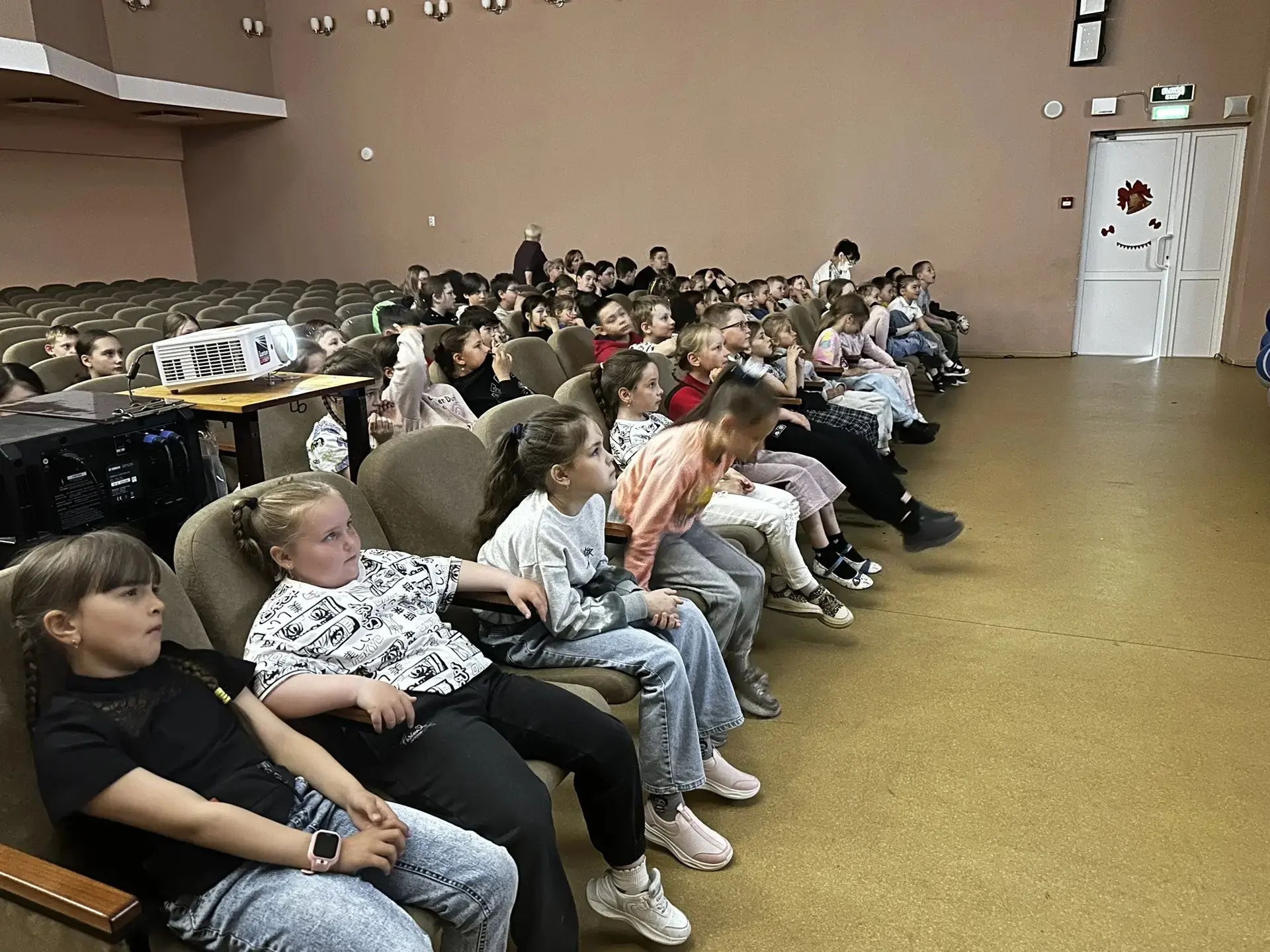 В нашем летнем оздоровительном лагере «Планета здоровья» прошла встреча с инспектором БДД! 


В сред