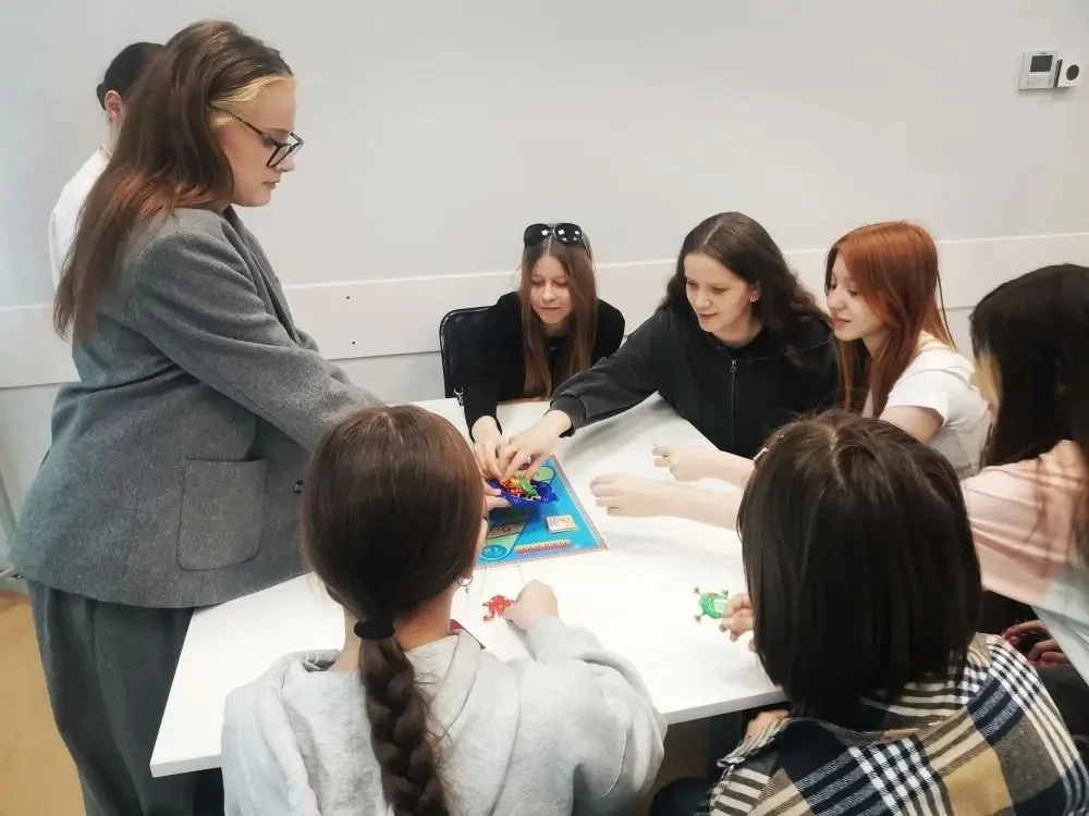 18.04 учащиеся 6в класса посетили Ярмарку мастеров в «Колледже искусственного интеллекта, креативног