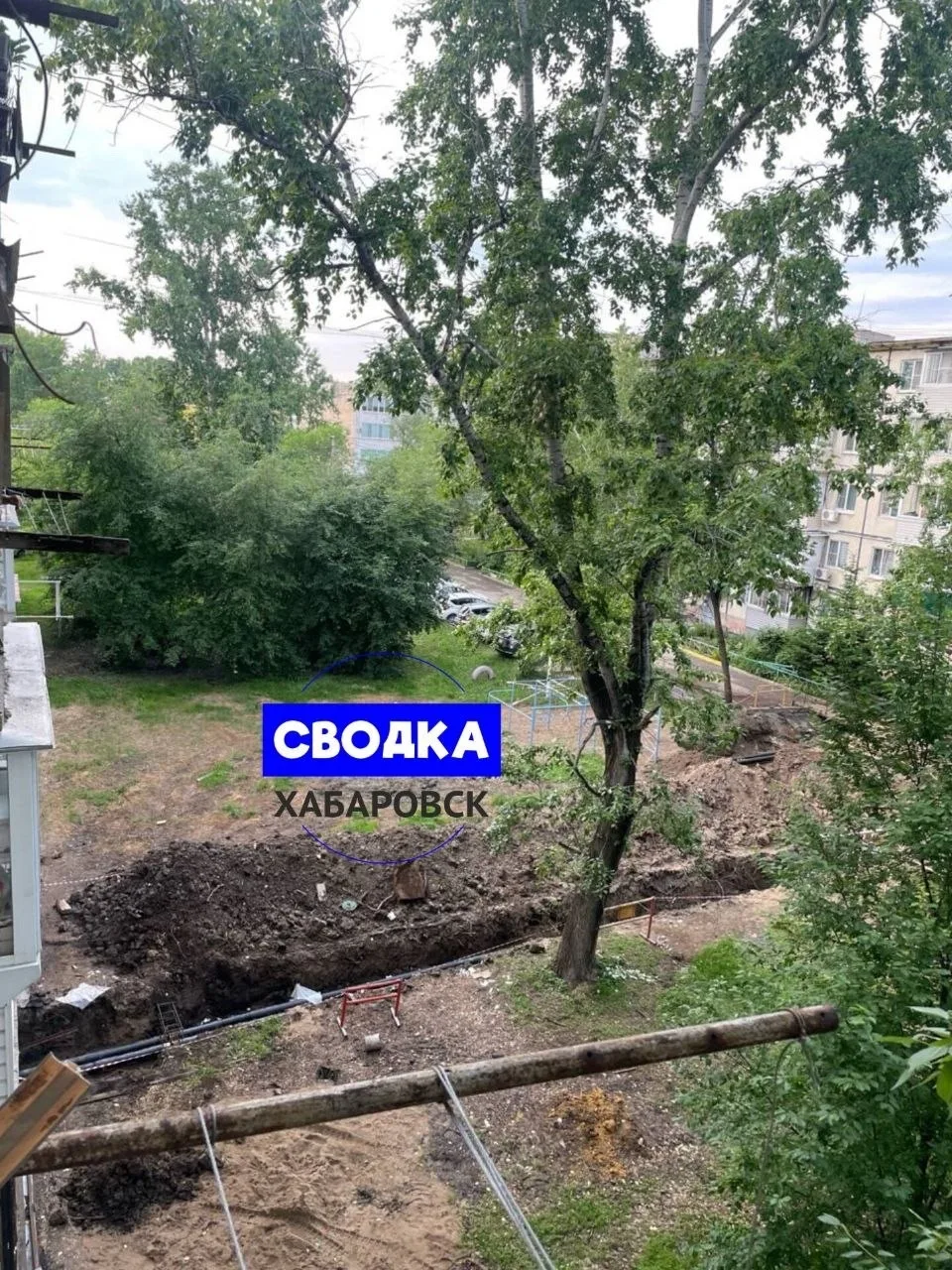 От подписчика: "Первый микрорайон, Калараша 9, уже около двух недель работники каждое у...