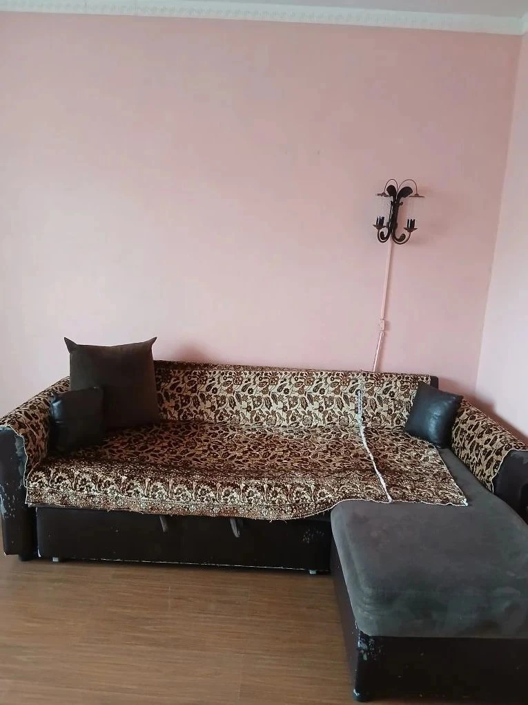 Диван, бесплатно, 89034562953 Татьяна, район  СМР