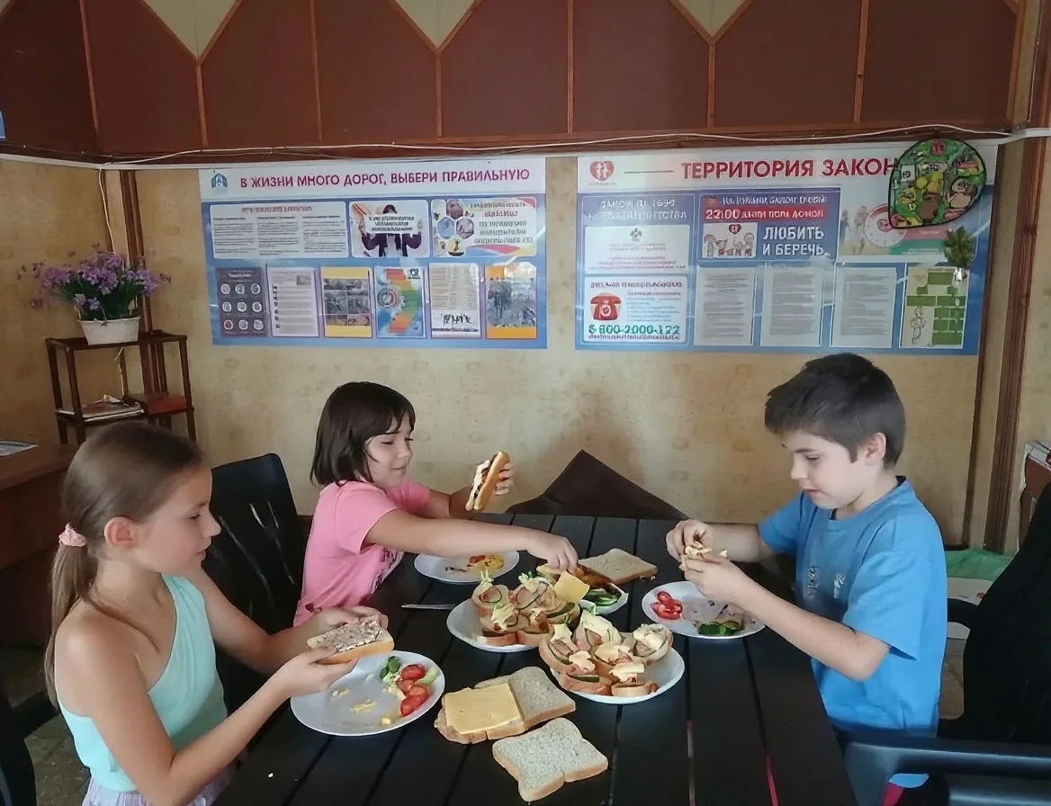 🤼‍ В последние дни летних каникул, когда многие уже готовятся к школе, на летней досуг...