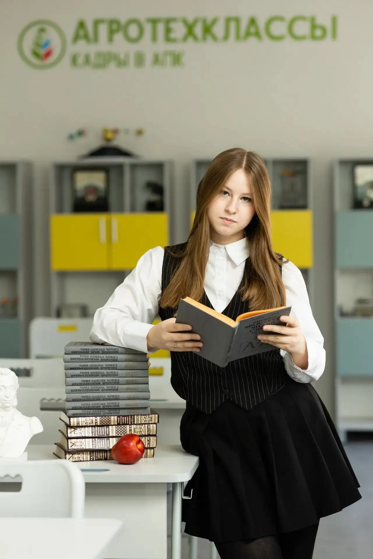 ⎯⎯⎯⎯⎯⎯⎯⎯⎯⎯
🎓 Сегодня наши выпускники отпразднуют свой прощальный бал!

🌟 Наши 11 «А» и 11 «Б»! Вот