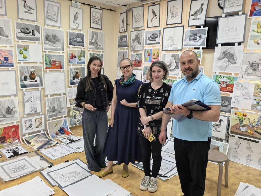🎨ПРОСМОТР ВЗРОСЛЫХ ГРУПП🎨
✅4 июня прошёл просмотр работ взрослых групп, которые получают в нашей ш