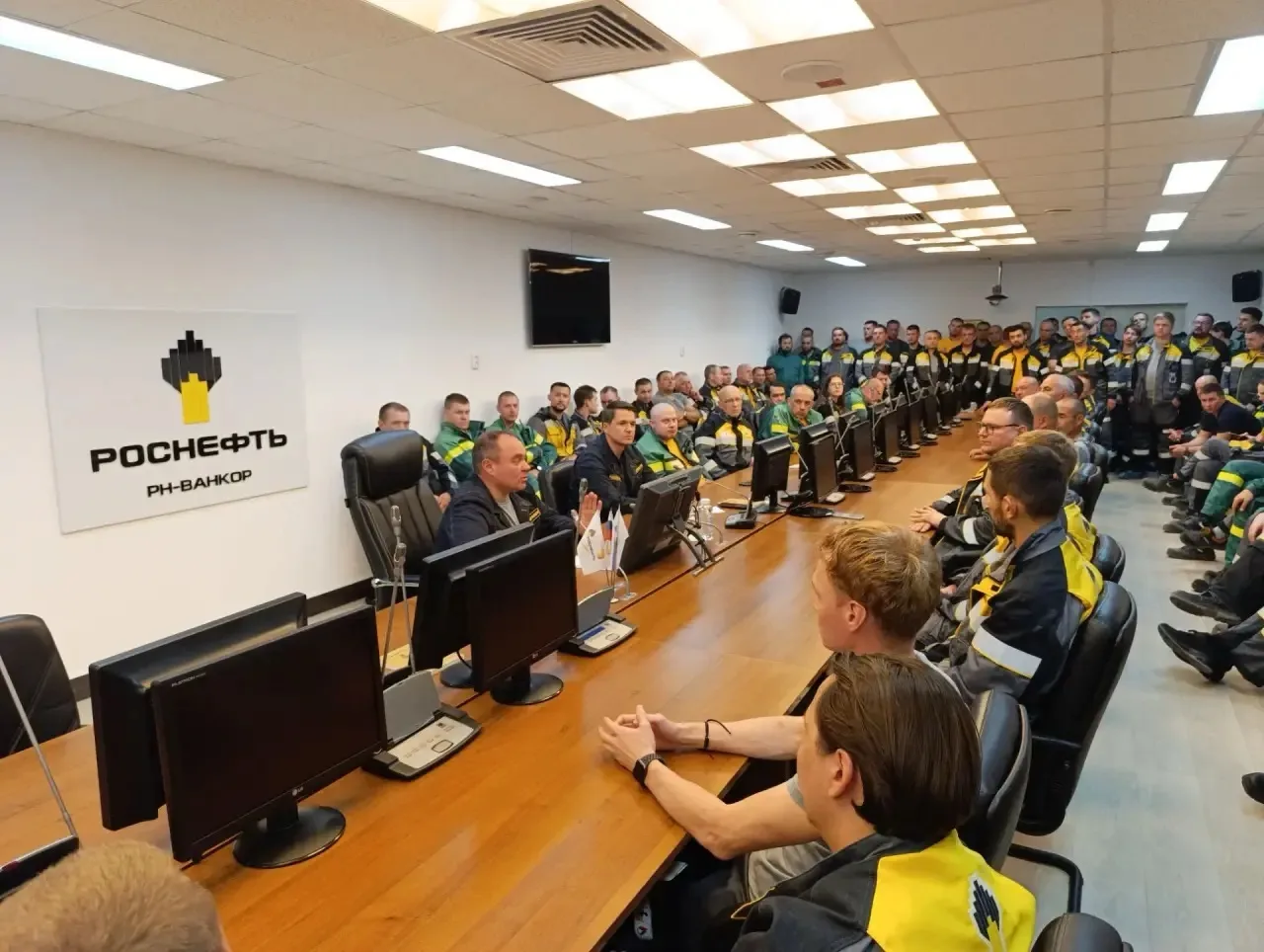 🤝 Прямой диалог с коллективом!

💪 Заместитель генерального директора по персоналу и социальным про
