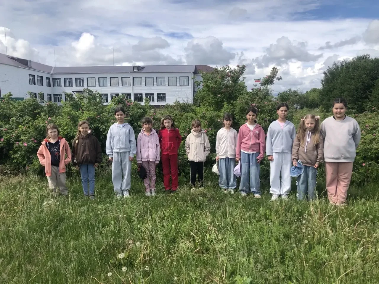 Сегодня, 6 июня 2026 года, наши юные ребята из пришкольного оздоровительного лагеря "Ко...