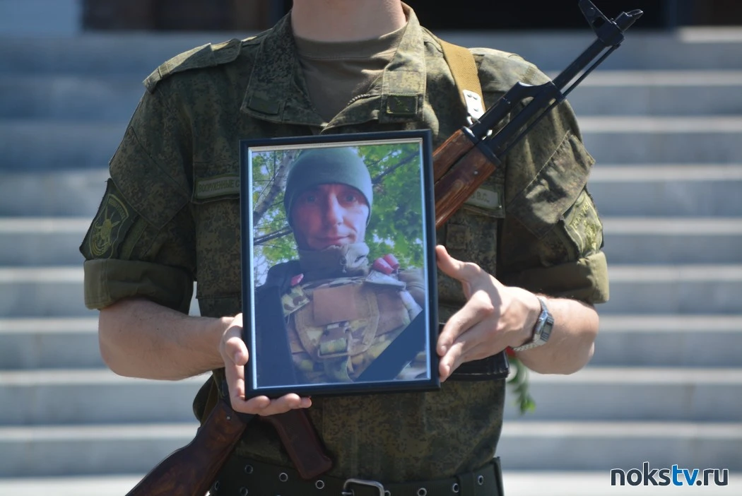 Сегодня в Новотроицке, у храма Святых Апостолов Петра и Павла, простились со Спигиным Владимиром Сер