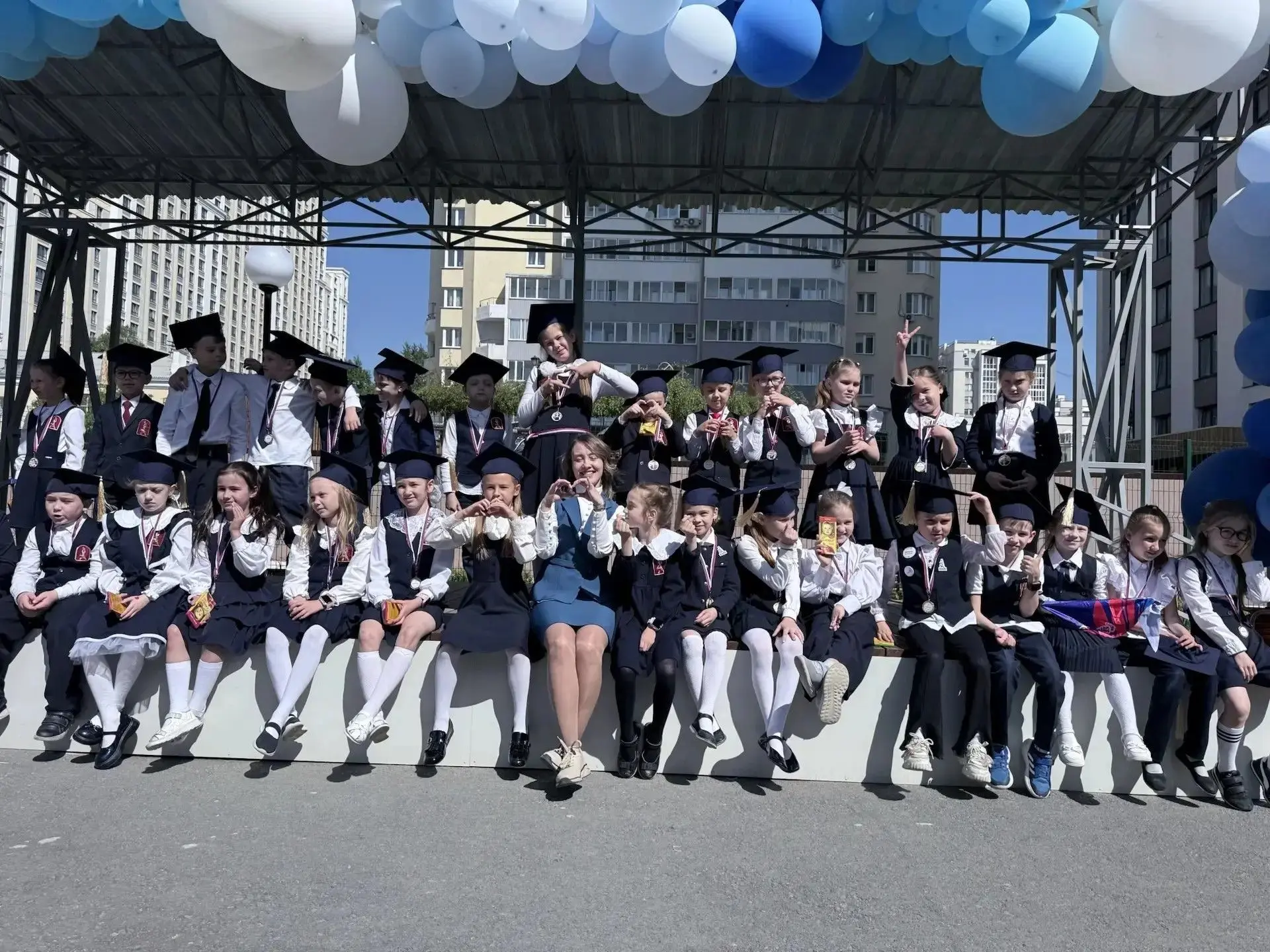 🎓 Прощание с первым классом: наши первоклассники стали на год взрослее!