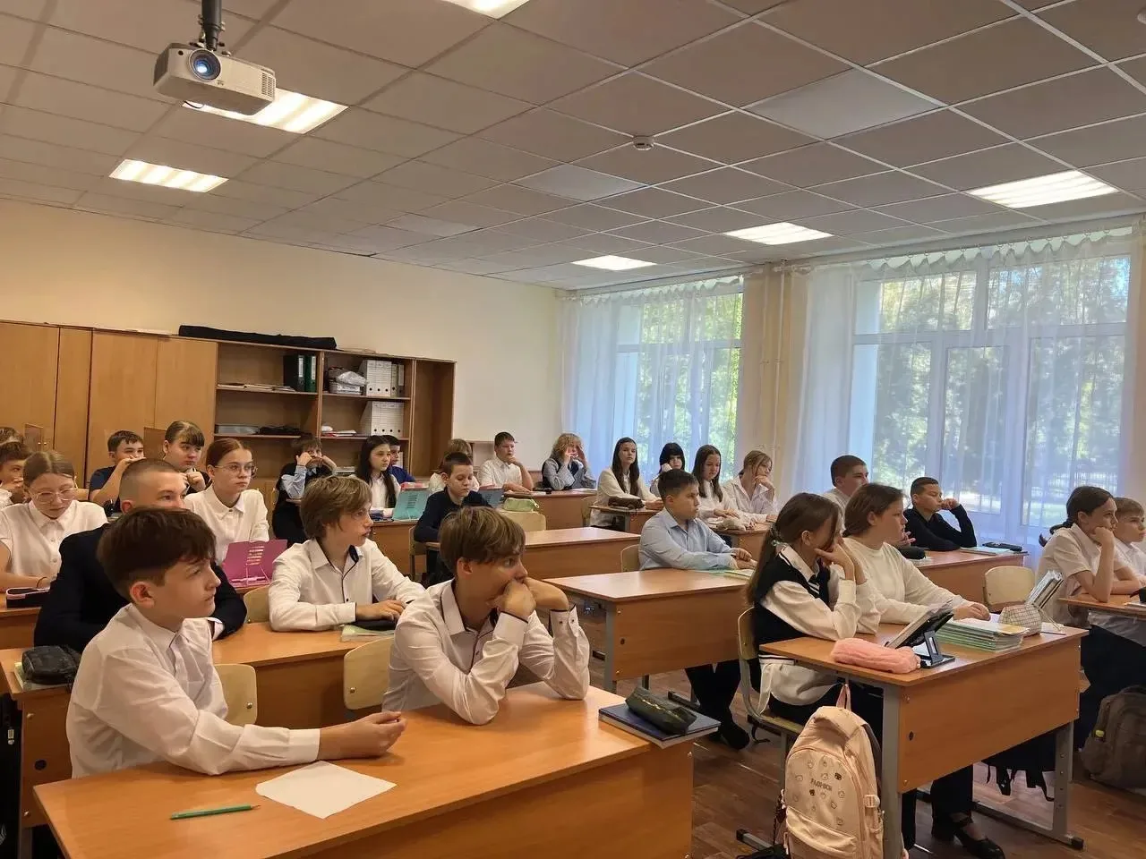 🕯️Час памяти «Прерванный урок»: в нашей школе вспомнили о трагедии Беслана и цене чело...