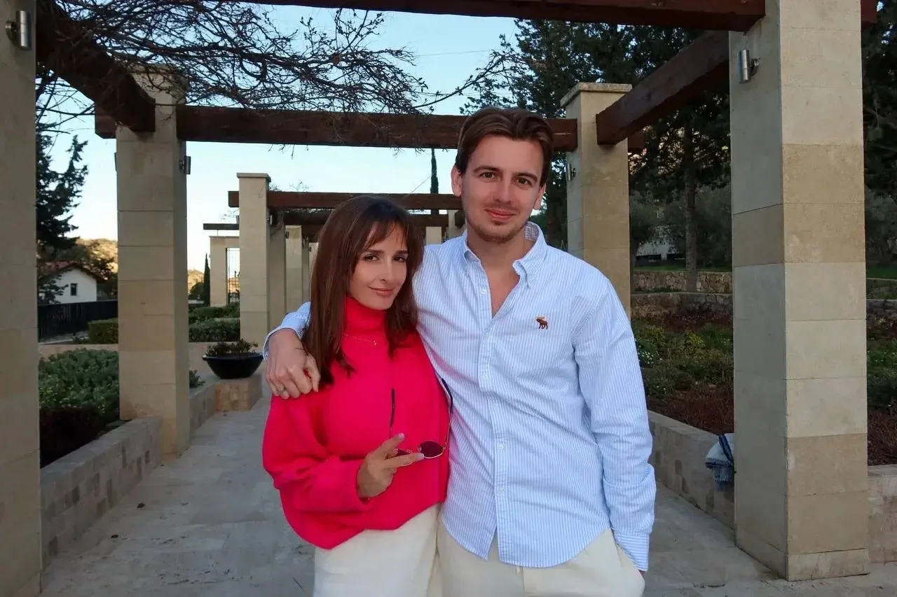 Так приятно видеть когда твои дети дружны🙏❤️❤️ Кстати, у Риты тоже есть канал, где она делится актив