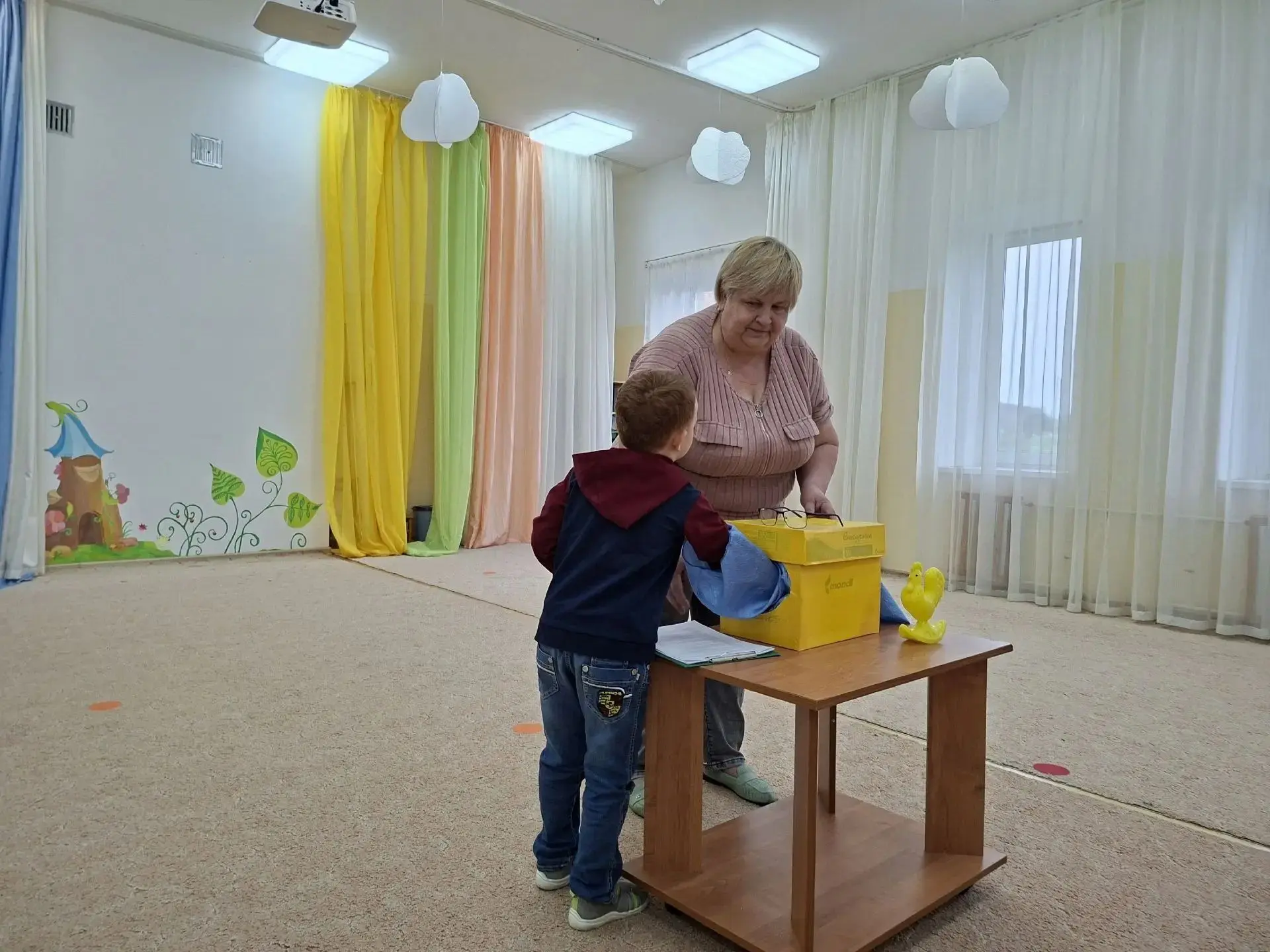 В Ачитском детском саду «Улыбка»
в рамках проекта «Мы играем, изучаем, говорим»  была проведена комп