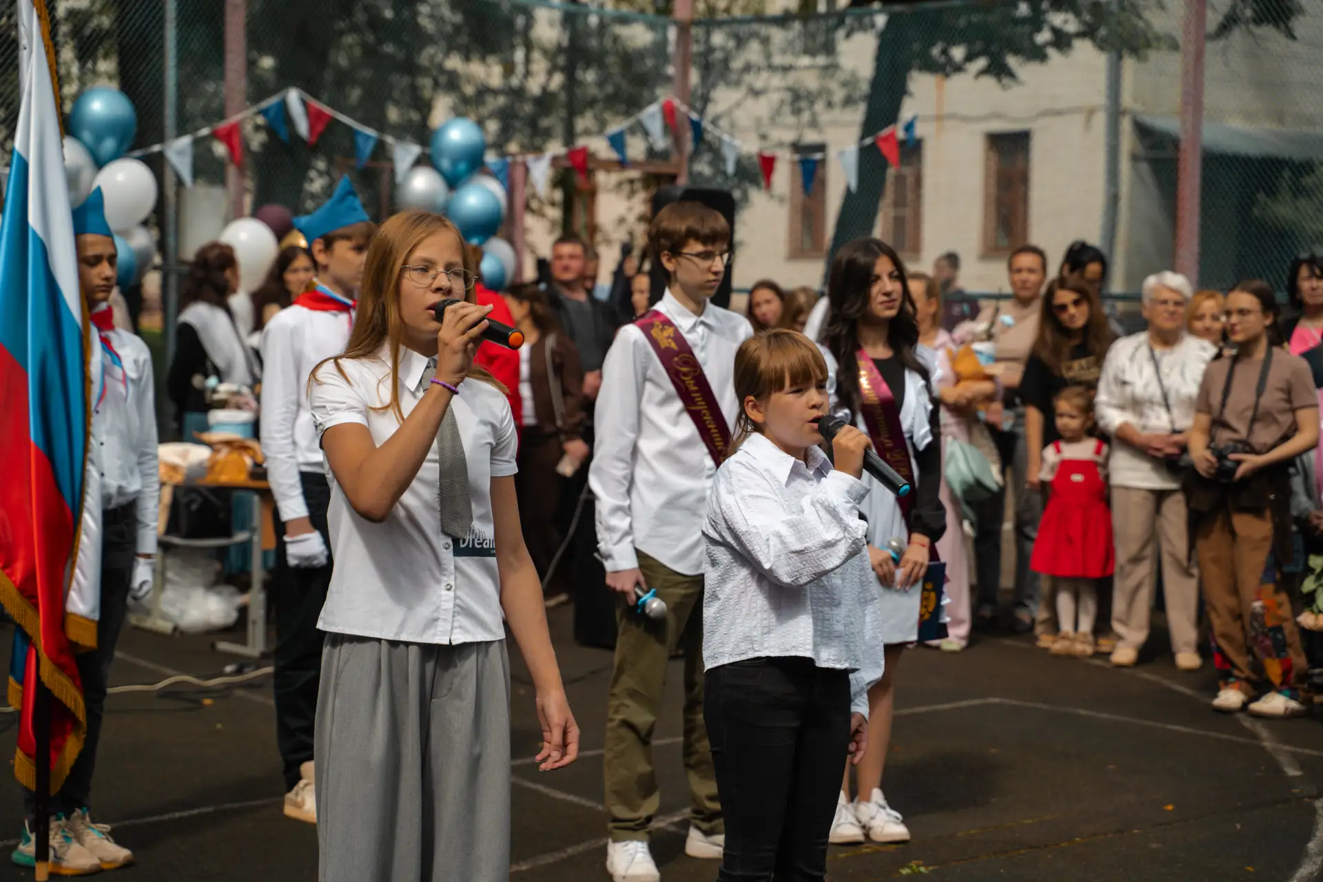 🎉📚 Последний звонок: прощай, школа! Здравствуй, будущее! 🎓✨  🌸🎤Вот и настал конец учебного года, дор