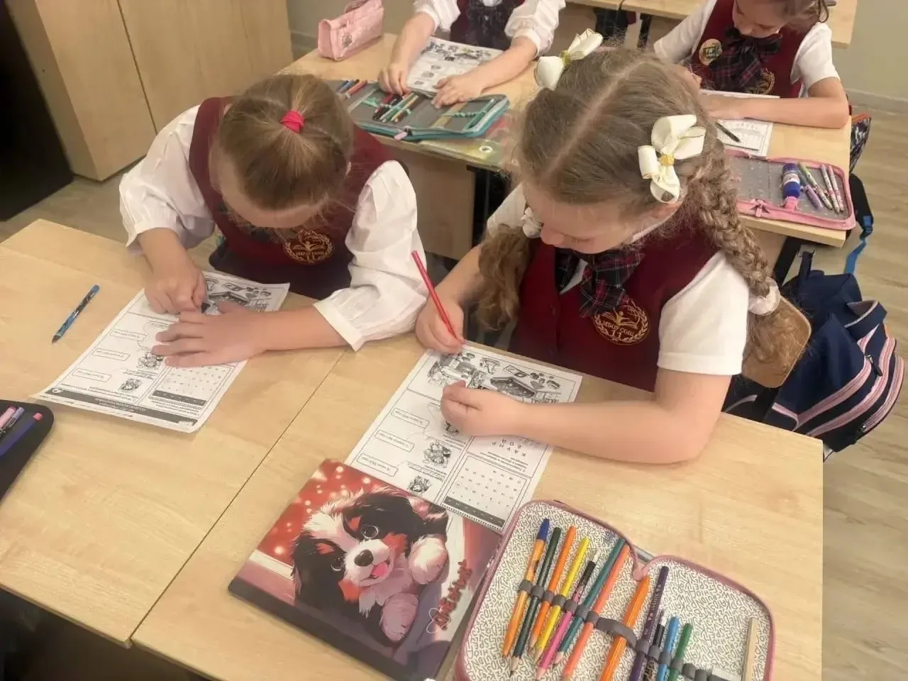 🇷🇺 ТРАДИЦИОННОЕ ПОДНЯТИЕ ФЛАГА И «РАЗГОВОРЫ О ВАЖНОМ»  Каждый понедельник в МБОУ СОШ №11 г. Ессентук