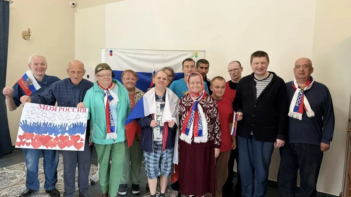 День Государственного флага отметили познавательно и душевно!