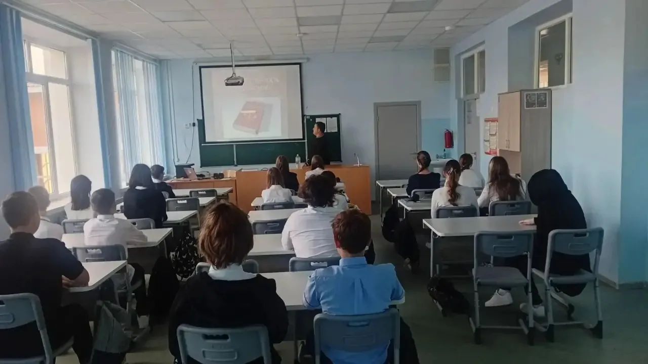 Сегодня, 3 сентября, наша школа присоединилась ко всероссийской акции памяти. Вспоминая...